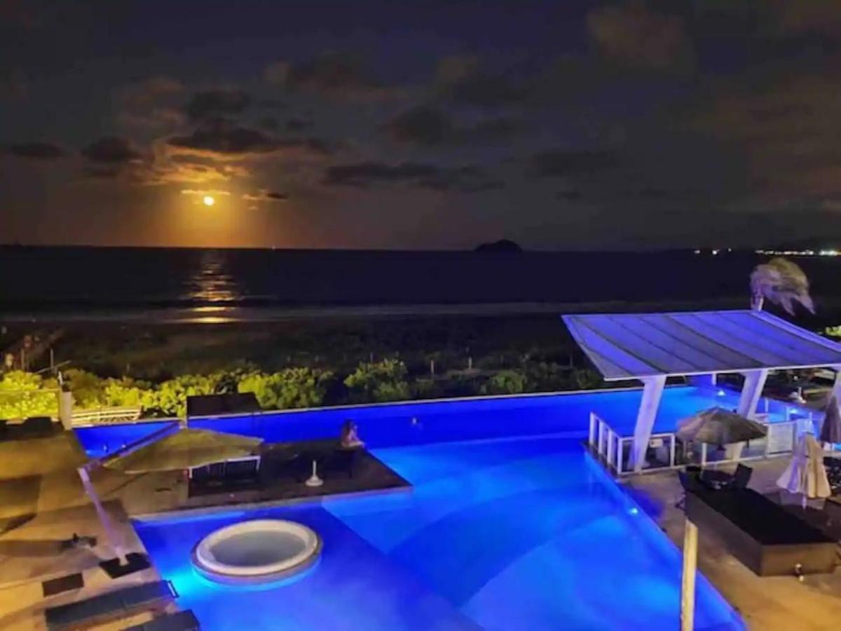 Apê estilo Resort c/ pé na areia e vista mar, próximo ao Beto Carrero Piçarras Exterior foto